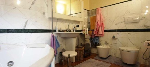Apartamento de 4 habitaciónes en Massa, Italy No. 109108 15