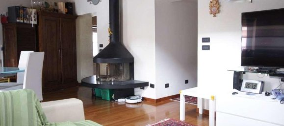 Apartamento de 4 habitaciónes en Massa, Italy No. 109108 2