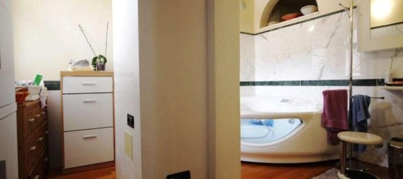 Apartamento de 4 habitaciónes en Massa, Italy No. 109108 13