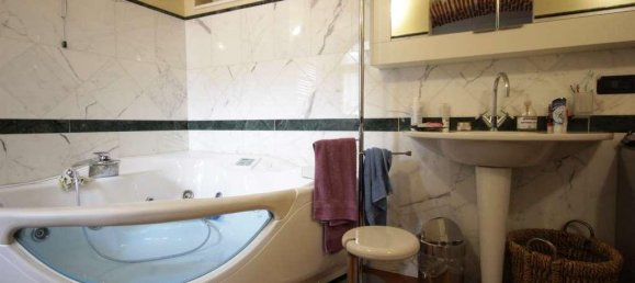 Apartamento de 4 habitaciónes en Massa, Italy No. 109108 14