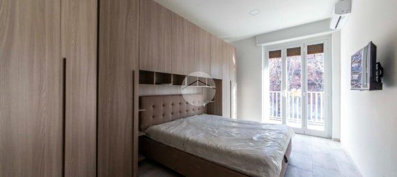 2-salle Appartement à Milan, Italy No. 246450 21