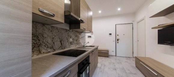 2-salle Appartement à Milan, Italy No. 246450 18