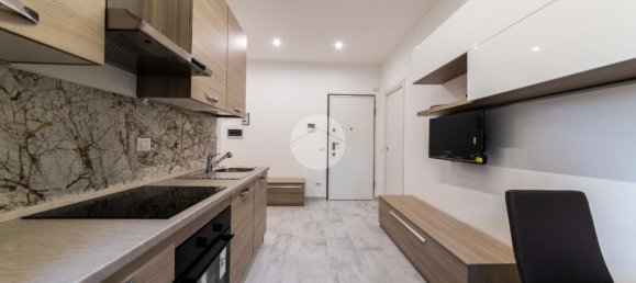 2-salle Appartement à Milan, Italy No. 246450 19