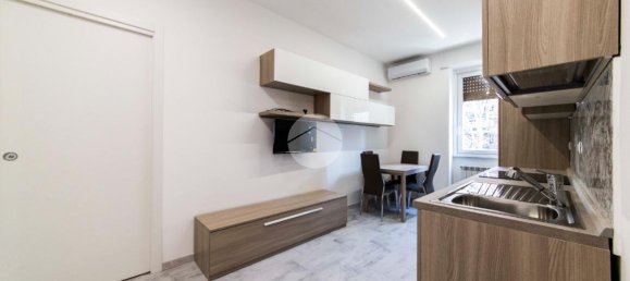 2-salle Appartement à Milan, Italy No. 246450 15