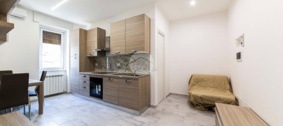 2-salle Appartement à Milan, Italy No. 246450 20