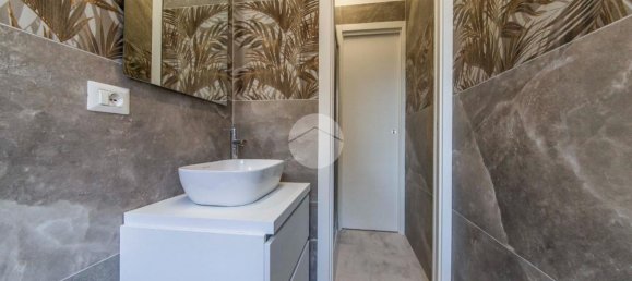 2-salle Appartement à Milan, Italy No. 246450 11