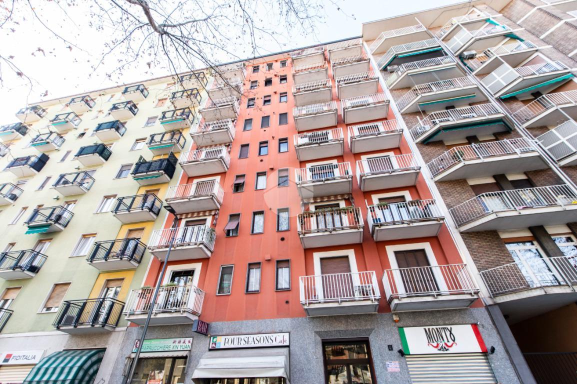 2-salle Appartement à Milan, Italy No. 246450