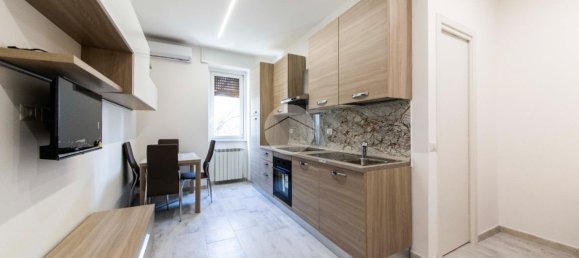 2-salle Appartement à Milan, Italy No. 246450 6