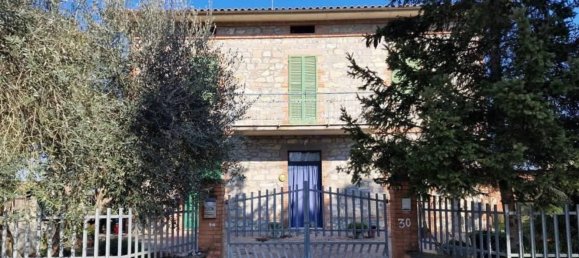8-Zimmer Haus in Castiglione del Lago, Italy, Nr. 125036 2