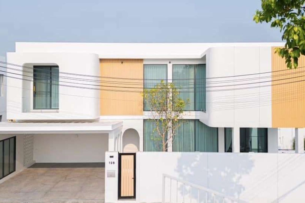 4 bedrooms House in Chiang Mai, Thailand No. 26996