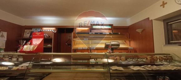 Gewerbliche Immobilie in Lurano, Italy 80m², Nr. 274886 2