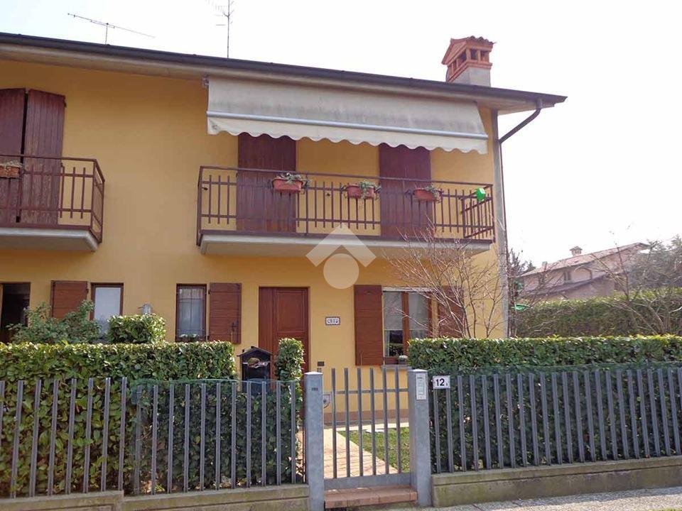 4غرفة منزل في Medesano, Italy رقم 129924