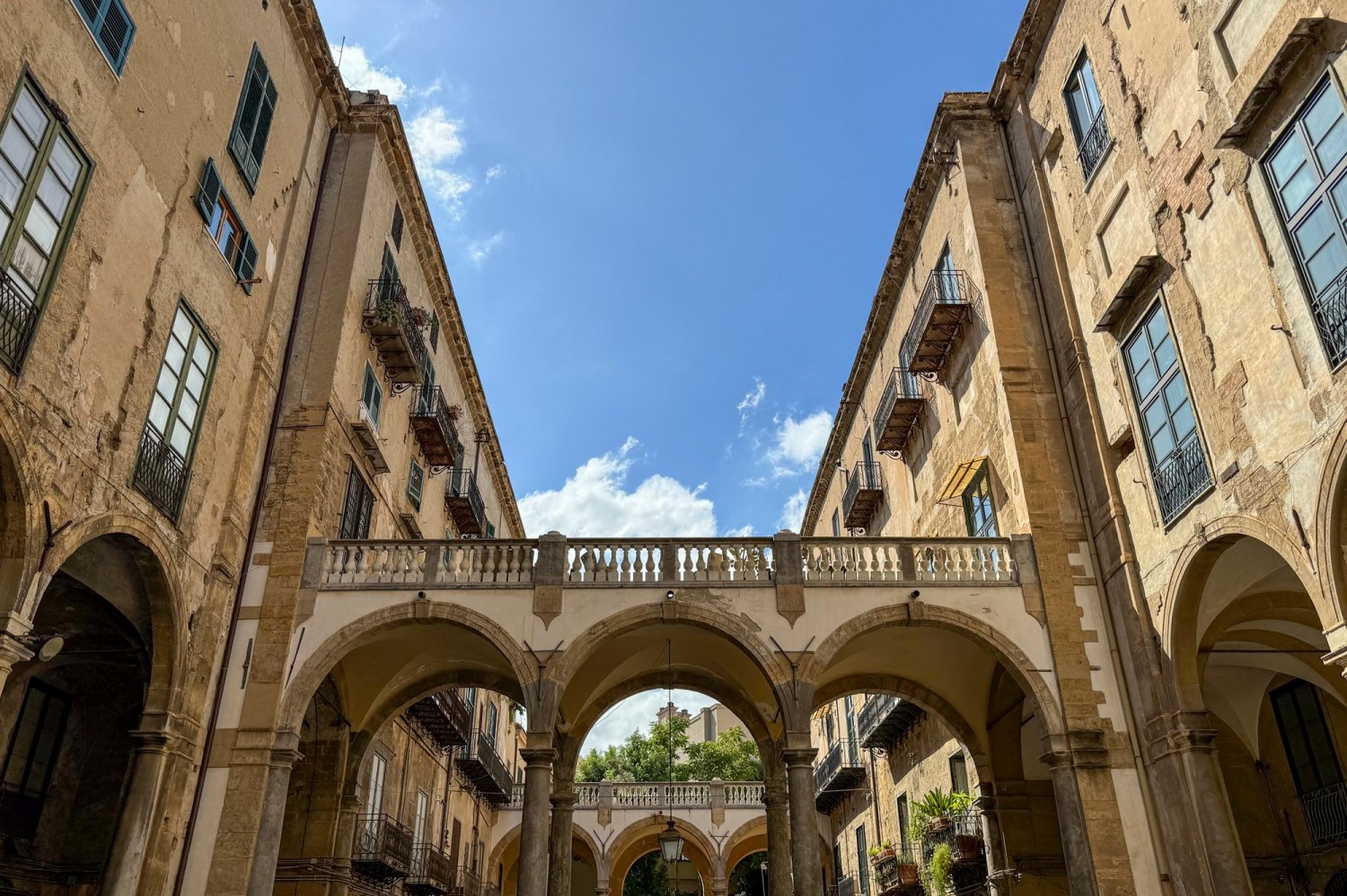 3 bedrooms Apartment in Palermo, Italy No. 266218