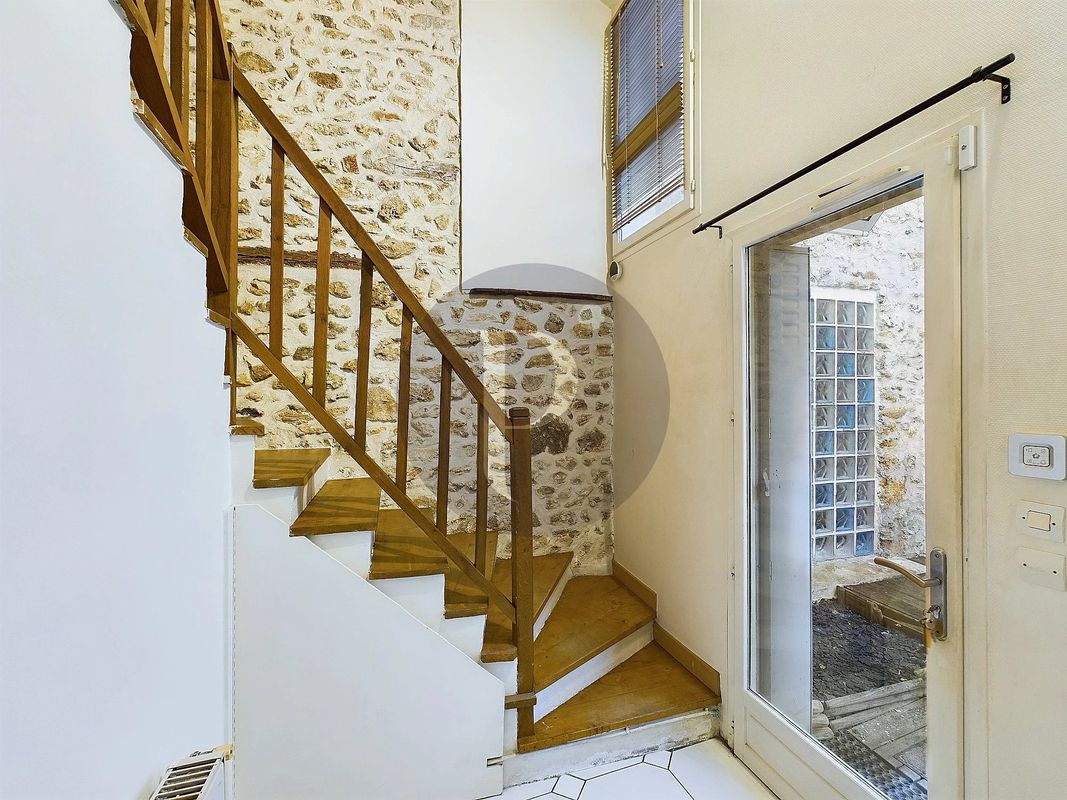 1 Schlafzimmer Doppelhaus in Verrieres-le-Buisson, France, Nr. 180228