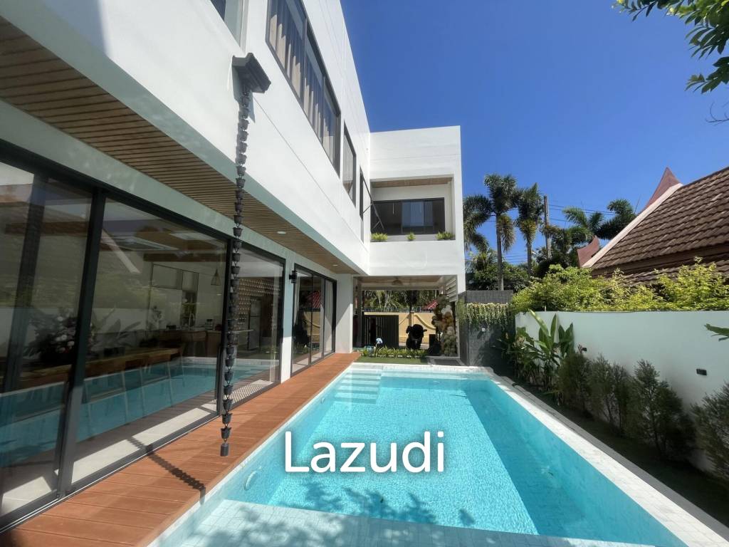 4 bedrooms Villa in Rawai, Thailand No. 13021