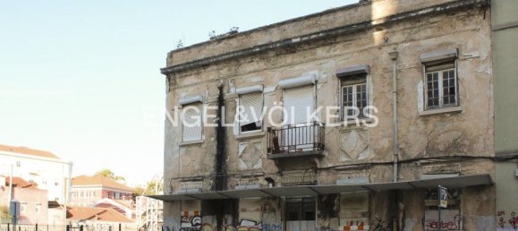 9 bedrooms Building in Lisbon, Portugal No. 129056 2