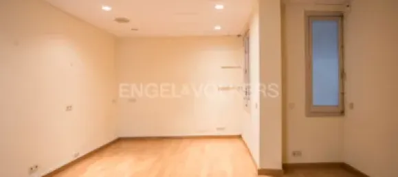 Apartamento de 5 dormitorios en Madrid, Spain No. 176758 18