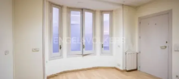 Apartamento de 5 dormitorios en Madrid, Spain No. 176758 14