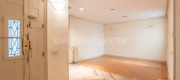 Apartamento de 5 dormitorios en Madrid, Spain No. 176758 2