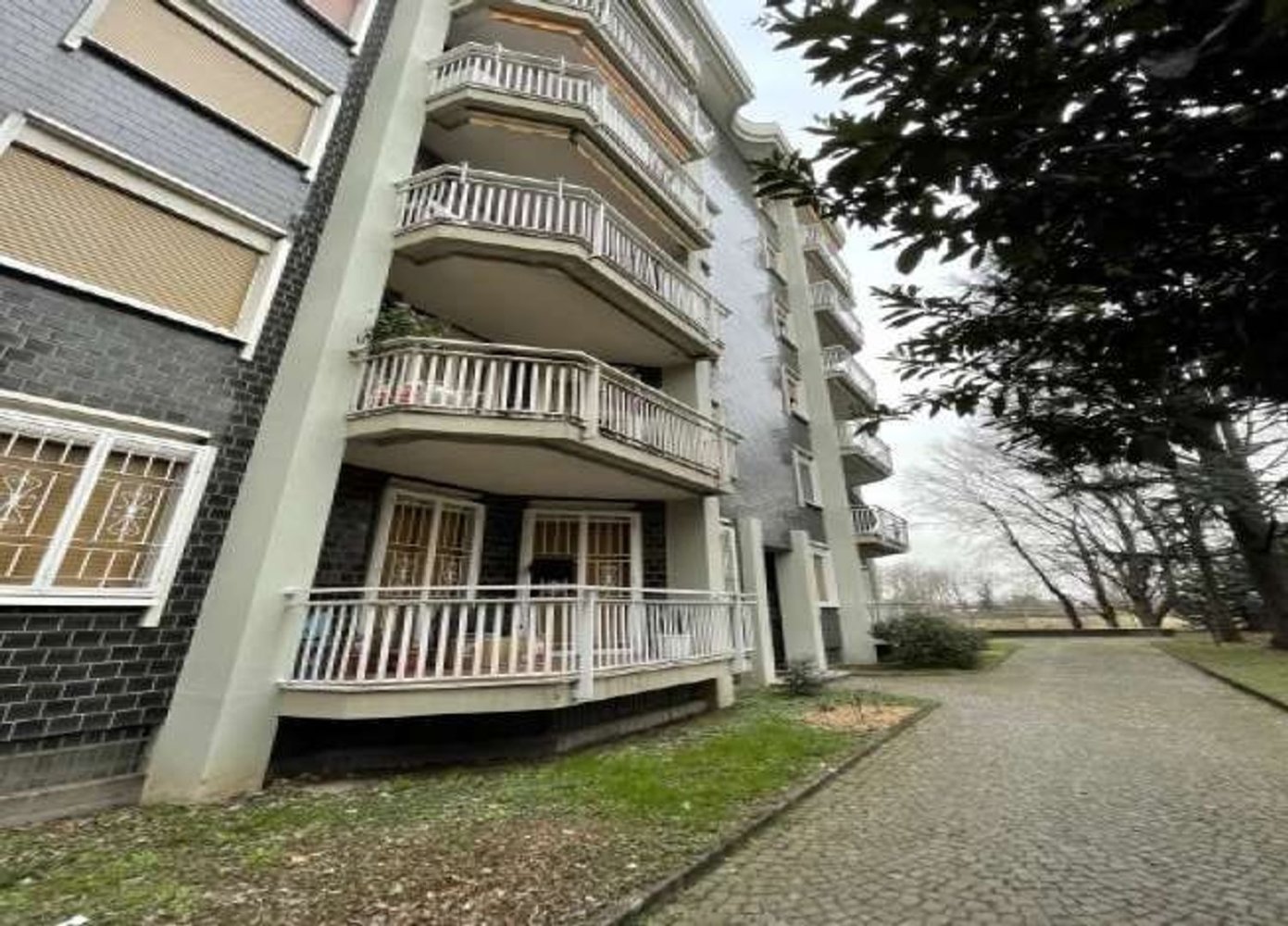 4غرفة شقة في Baranzate, Italy رقم 291503