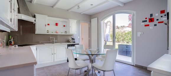 4 bedrooms Villa in Ecully, France No. 350863 10