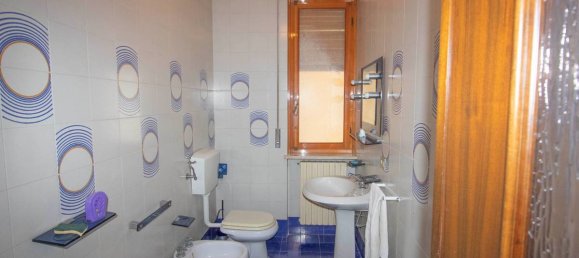 3 Schlafzimmer Haus in Trino, Italy, Nr. 232082 9