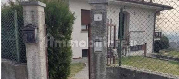 2 bedrooms Villa in Proserpio, Italy No. 3937 4