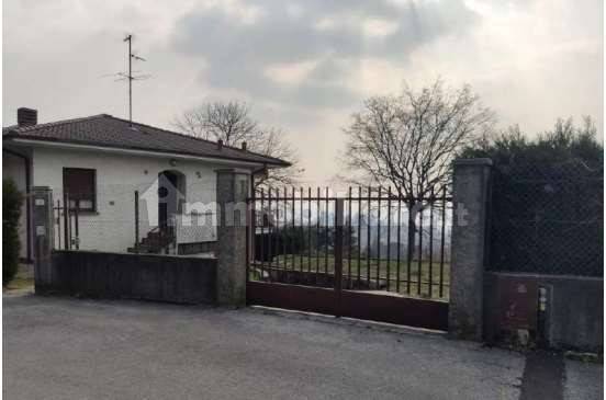 2 bedrooms Villa in Proserpio, Italy No. 3937