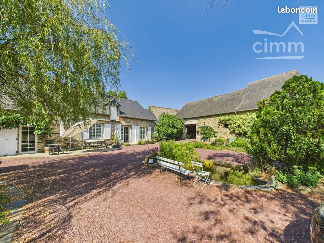 4 chambres Maison de ville à Bourg-des-Comptes, France No. 330796