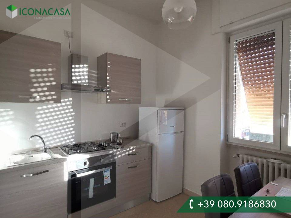 5 rooms Commercial property in Bari, Italy No. 21023