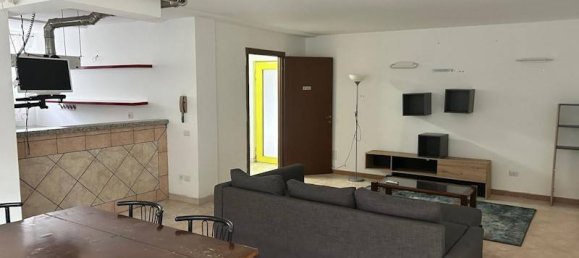 Apartamento T3 em Muggiò, Italy N.º 295732 2