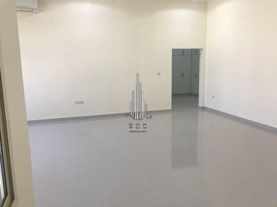 Villa T7 em Khalifa City, UAE N.º 38582