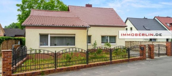 6 rooms House in Potsdam, Germany No. 241011 3