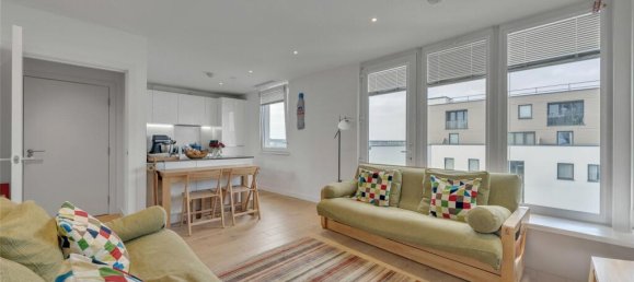 2 bedrooms Office in London, United Kingdom No. 7842 3