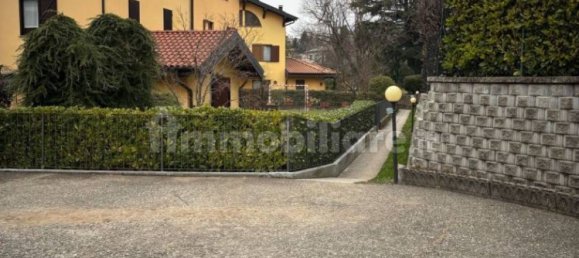 3 bedrooms Villa in Varese, Italy No. 59785 3