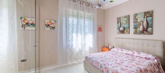 7-salle Appartement à Genoa, Italy No. 187331 8