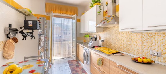 7-salle Appartement à Genoa, Italy No. 187331 4