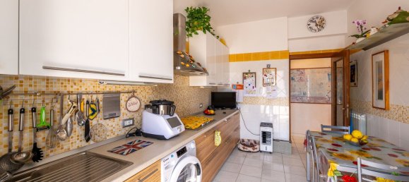 7-salle Appartement à Genoa, Italy No. 187331 7