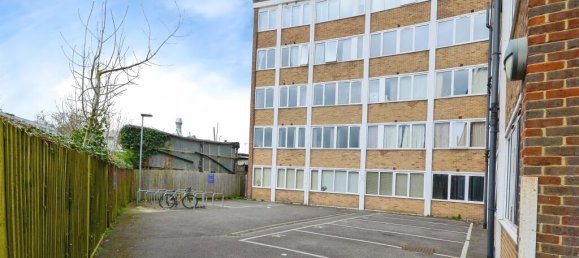 1 bedroom Apartment in Harrow, United Kingdom No. 6380 9