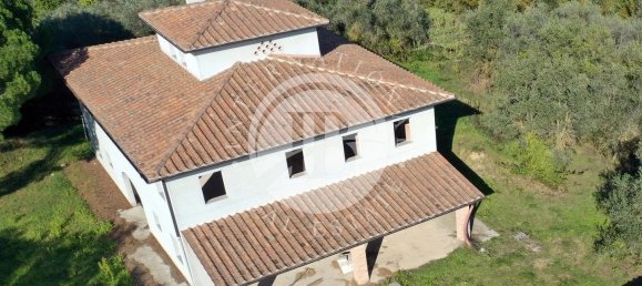 5 bedrooms House in Palaia, Italy No. 56899 4