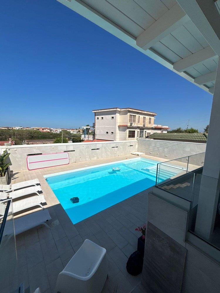 7 rooms Villa in Giugliano in Campania, Italy No. 265734