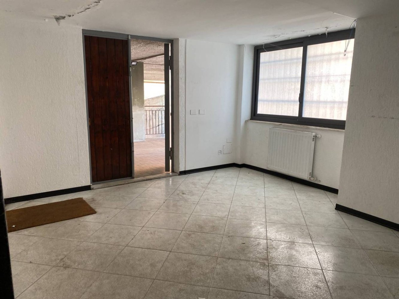 6 rooms Commercial property in Catania, Italy No. 139185