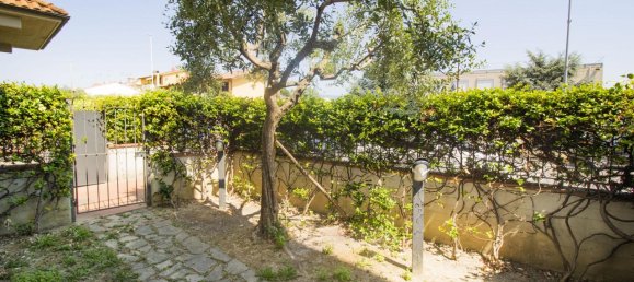 4 rooms Apartment in Prato, Italy No. 129294 17