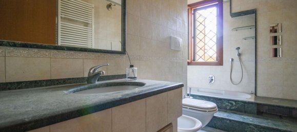 4 rooms Apartment in Prato, Italy No. 129294 5