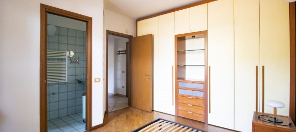 4 rooms Apartment in Prato, Italy No. 129294 10