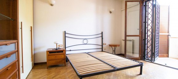 4 rooms Apartment in Prato, Italy No. 129294 2