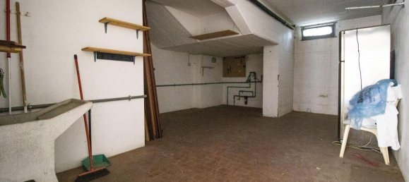 4 rooms Apartment in Prato, Italy No. 129294 4