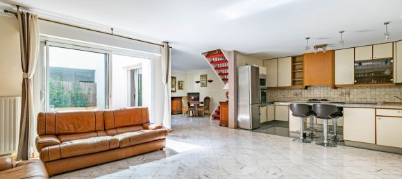 Casa de 3 dormitorios en Courbevoie, France No. 130214 4