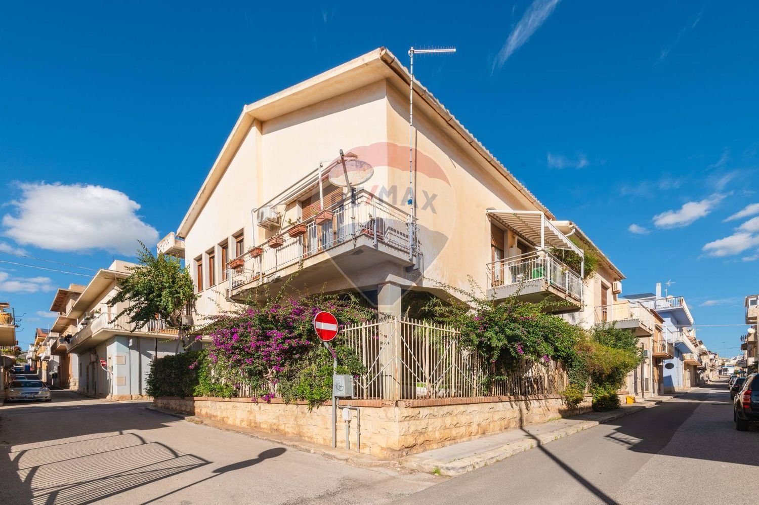 Villa de 18 habitaciónes en Ragusa, Italy No. 105214