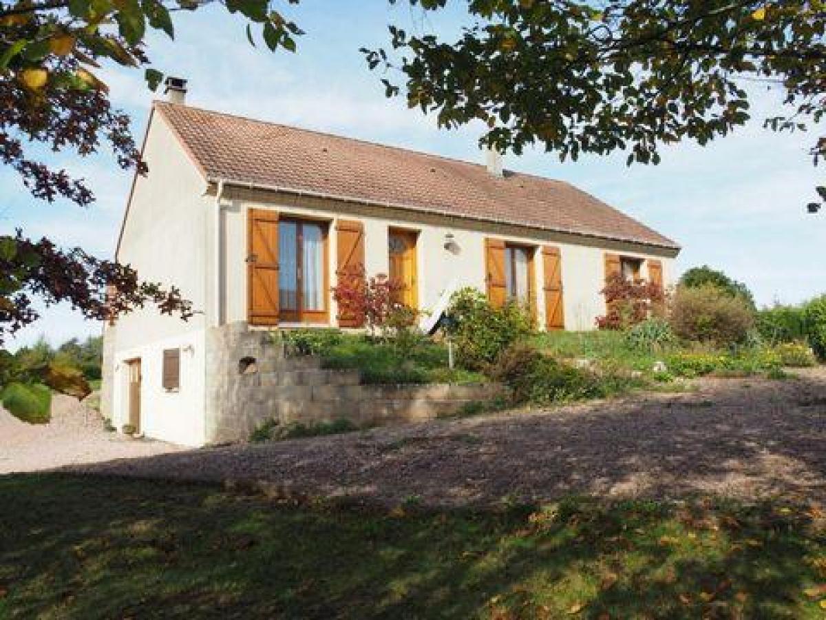 3 bedrooms House in Avallon, France No. 3518